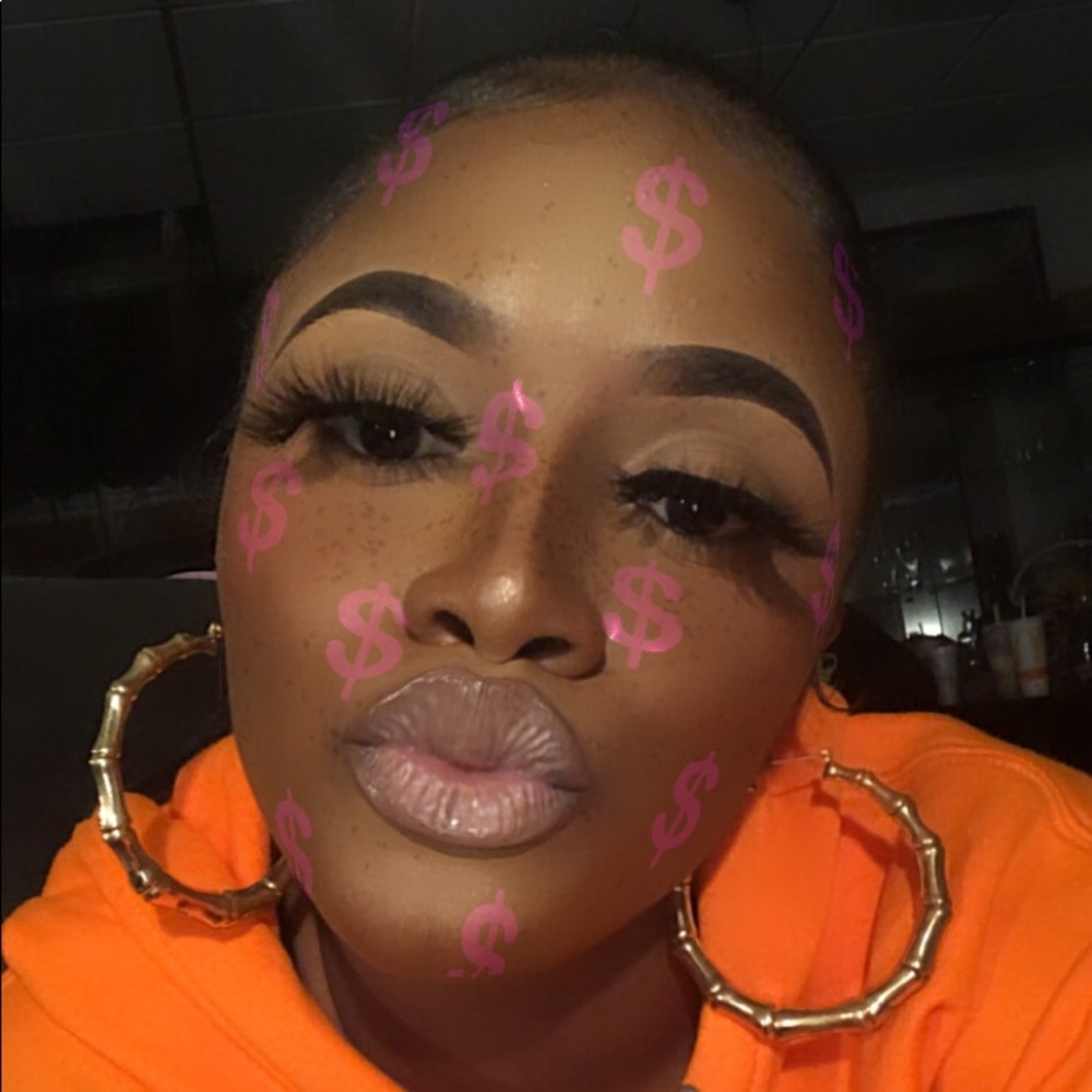 Meet your Posher, Khalea